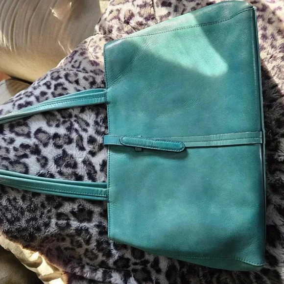 Aqua Vegan Leather  Tote Shoulder Bag with Lots of Pockets - Medium Size - Picture 15 of 16